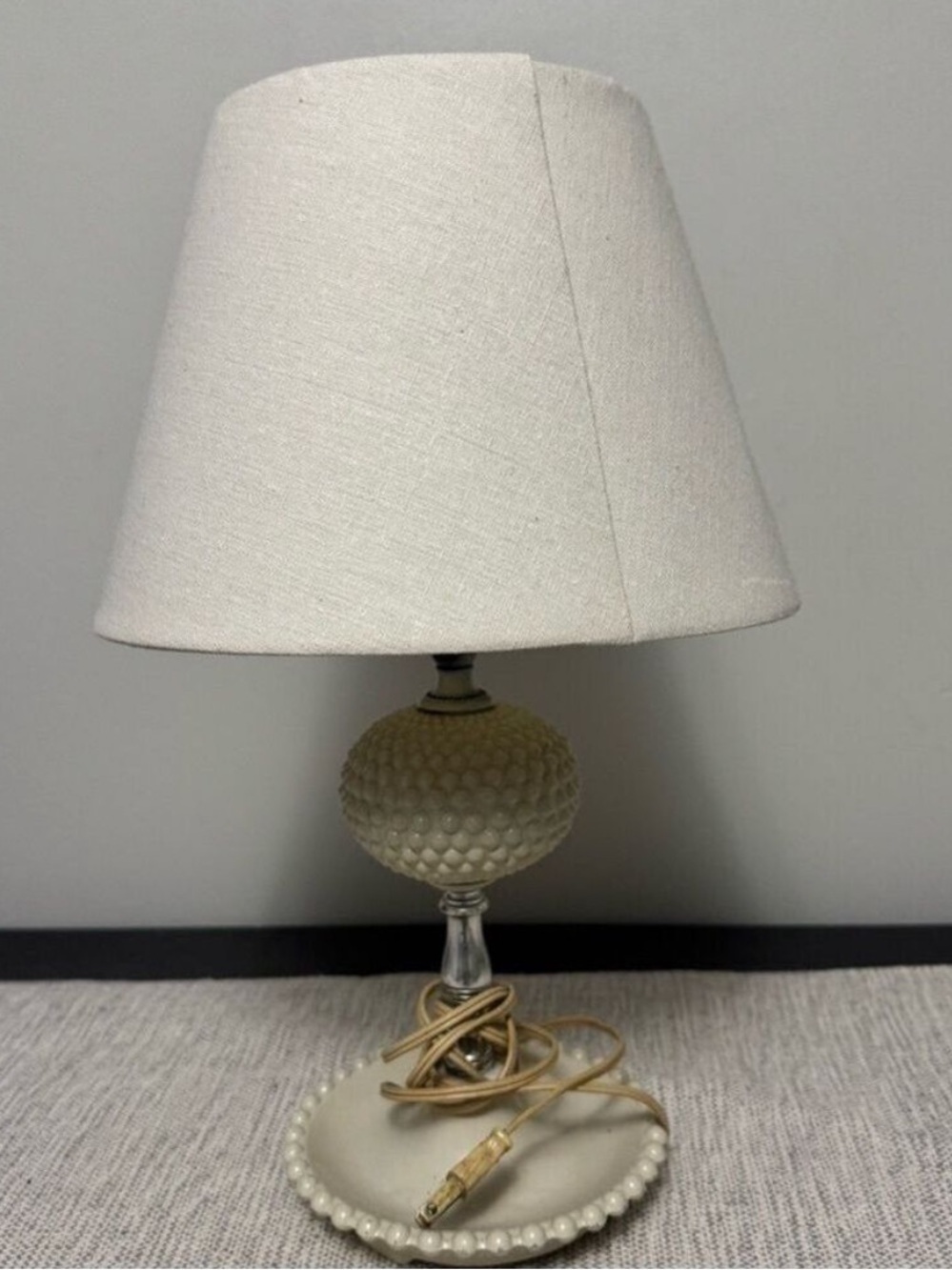 Vintage Hobnail Elegant Cream Table Lamp Milkglass